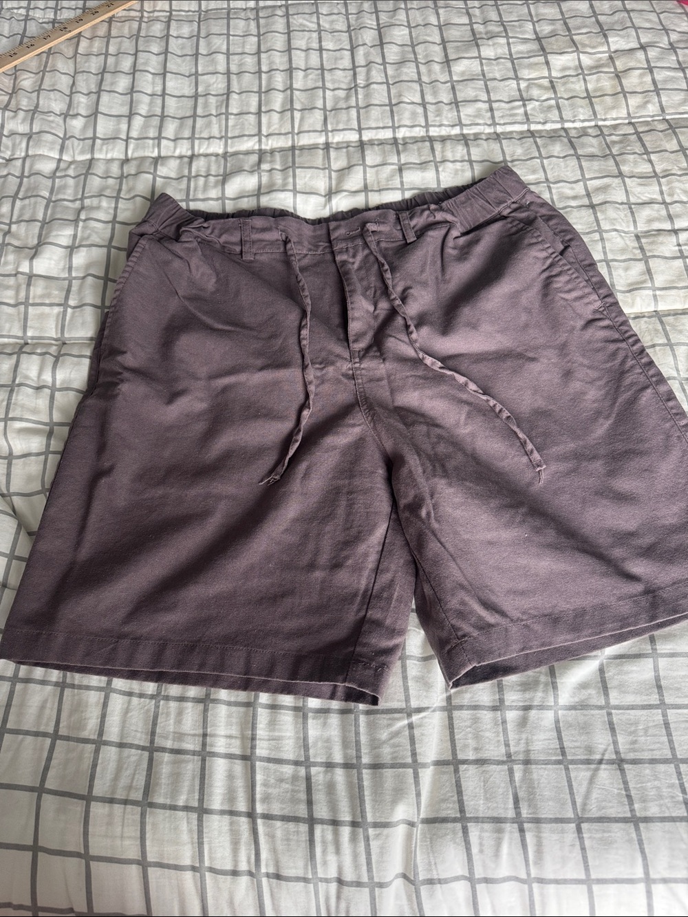 Amazon Men's Drawstring Athletic Shorts in Dark gray